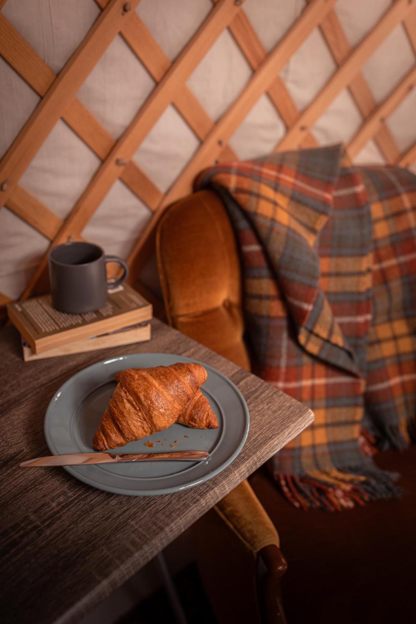 Gilfach Gower Farm Luxury Yurt With Hot Tub Hotel Ammanford Ngoại thất bức ảnh